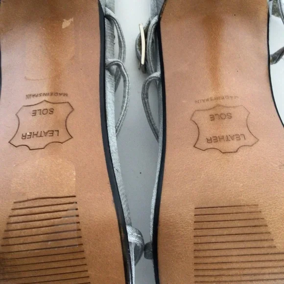 STUART WEITZMAN CRYSTAL FLOWER SANDALS SIZE 6 - Picture 15 of 16